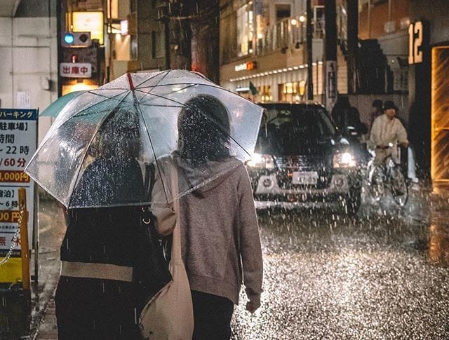 Bão gây mưa lớn ở miền bắc Nhật Bản, nhiều người di chuyển đến nơi trú ẩn