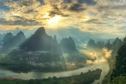 Biết người là trí, biết mình là minh: Sức mạnh của sự khiêm nhường