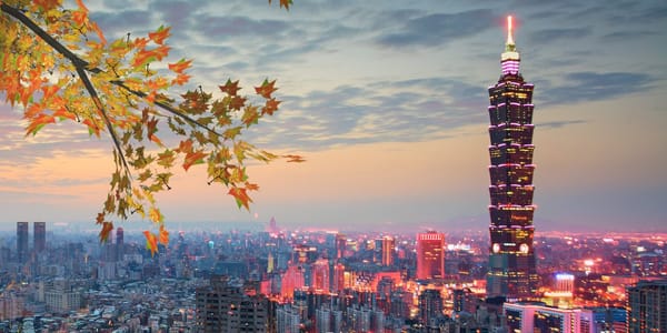 Thầy bói mù Đài Loan "nhìn thấy" thiên cơ gì mà tám nguyên thủ quốc gia phải tới tìm ông?